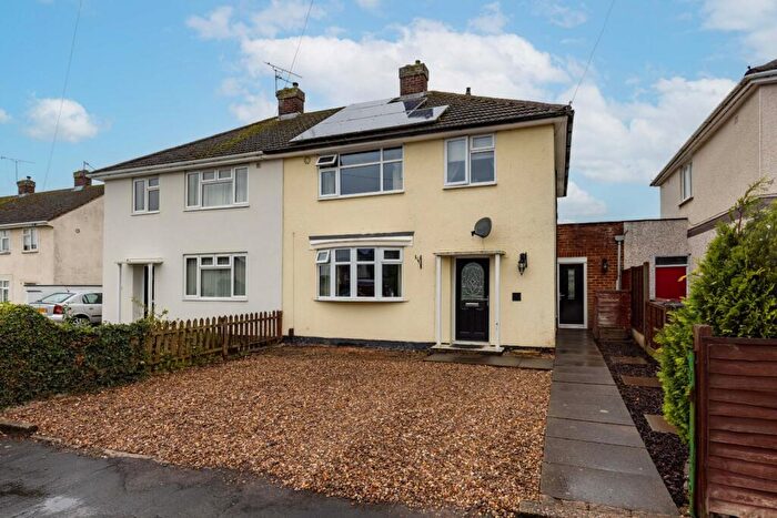 3 Bedroom Semi-Detached House For Sale In Walter Scott Road, Bedworth, Warwickshire, CV12