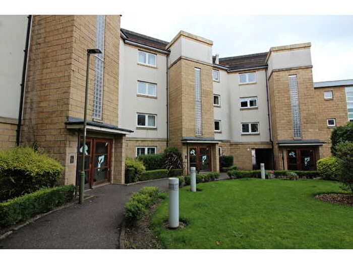 2 Bedroom Flat To Rent In Gorgie Road, Edinburgh, EH11