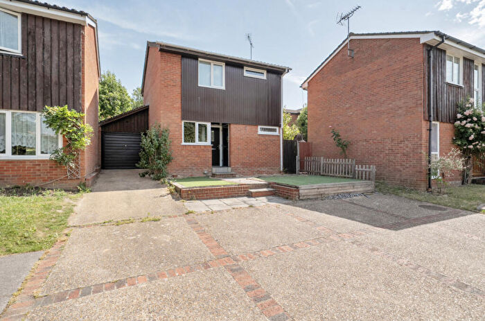 3 Bedroom Detached House For Sale In Gainsborough, Bracknell, Berkshire, RG12