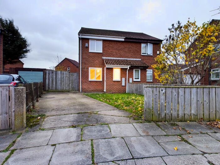 2 Bedroom Semi-Detached House To Rent In St. Andrews Road West, Middlesbrough, TS6