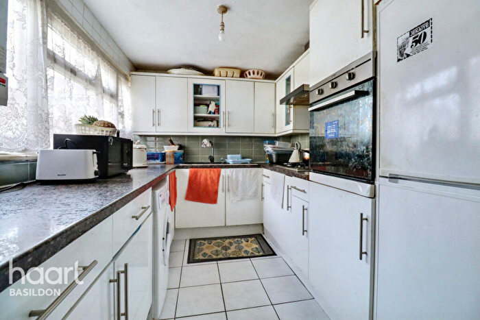 3 Bedroom Terraced House For Sale In Harlech Close, Basildon, SS13