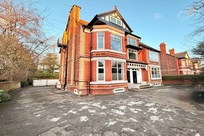 3 Bedroom Flat To Rent In Barlow Moor Road, Manchester, M20