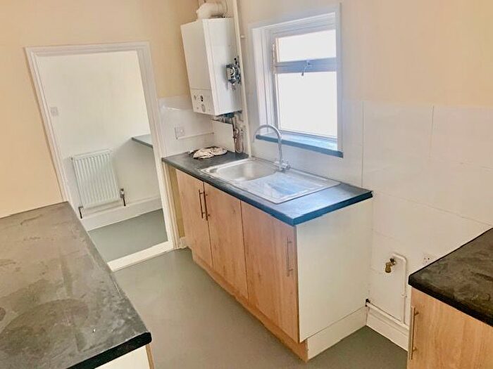 2 Bedroom Terraced House To Rent In Grove Road, Chatham, ME4