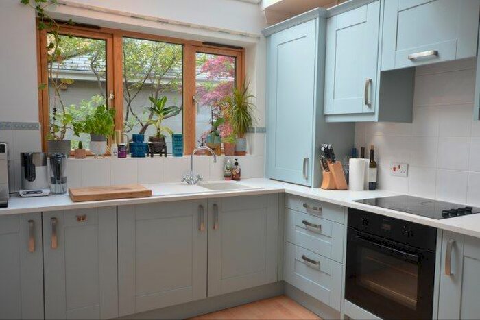 2 Bedroom Property To Rent In Hurdles Way, Cambridge, CB22