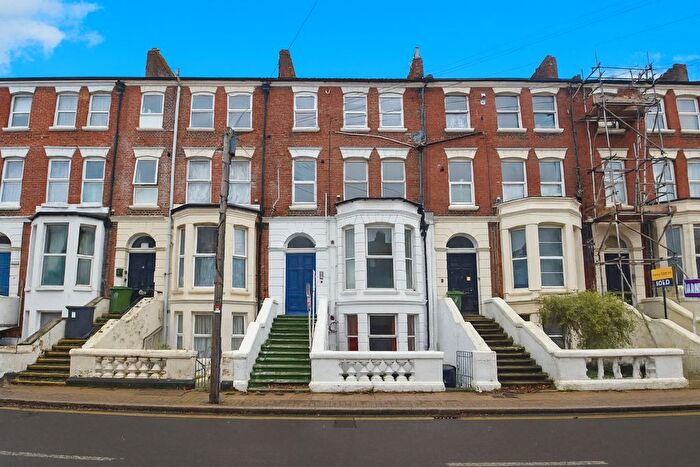 2 Bedroom Flat To Rent In Waverley Road, Southsea, Hampshire, PO5