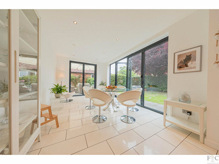 4 Bedroom Detached House For Sale In Knighton Road, Leicester, LE2