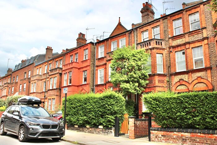 3 Bedroom Flat To Rent In Goldhurst Terrace, London, NW6