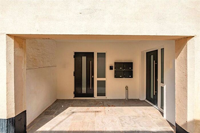 1 Bedroom Flat To Rent In Chapel Street, Sidmouth, Devon, EX10