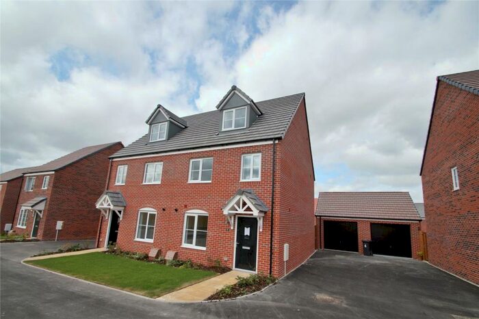 3 Bedroom Semi-Detached House To Rent In Cornfields, Chinnor, OX39