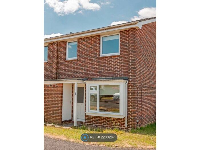 3 Bedroom Semi-Detached House To Rent In Felmer Drive, Winchester, SO23