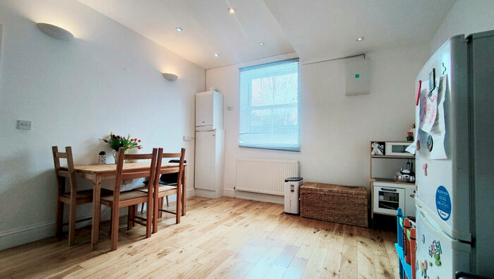 2 Bedroom Flat To Rent In Albert Road, Orpington, BR5