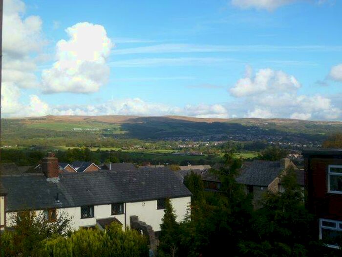 4 Bedroom House To Rent In Crompton View Avenue, Blackrod, BL6