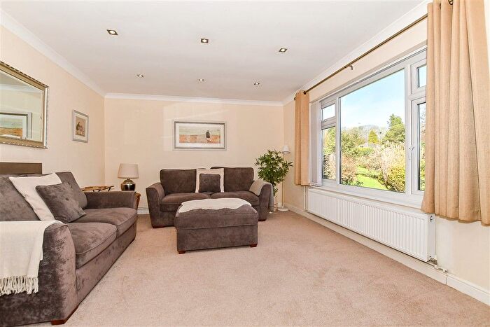 2 Bedroom Detached Bungalow For Sale In London Road, Hythe, Kent, CT21