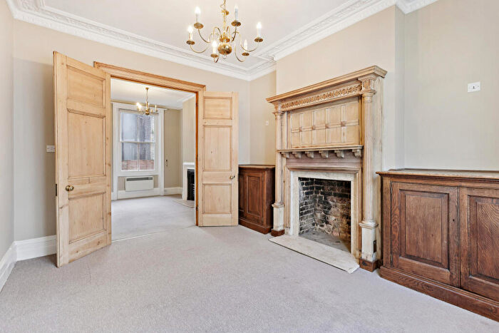 3 Bedroom Apartment For Sale In Ifield Road, Chelsea, London, SW10
