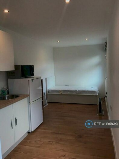 Studio To Rent In Balmoral Road, Harrow, HA2