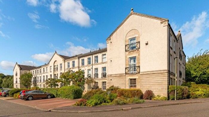 2 Bedroom Flat To Rent In Grandfield, Trinity, Edinburgh, EH6