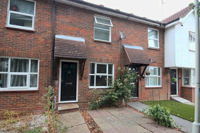 2 Bedroom Property To Rent In Tighfield Walk, South Woodham Ferrers, Chelmsford, CM3