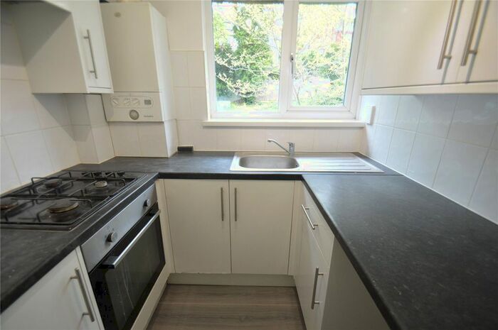 2 Bedroom Flat To Rent In Godstone Mount, Downs Court Road, Purley, CR8