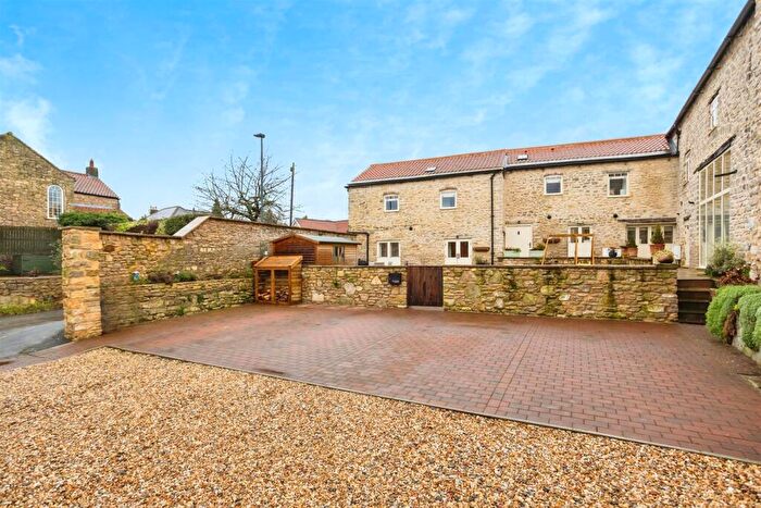 4 Bedroom Barn Conversion For Sale In Back Lane, Barkston Ash, LS24