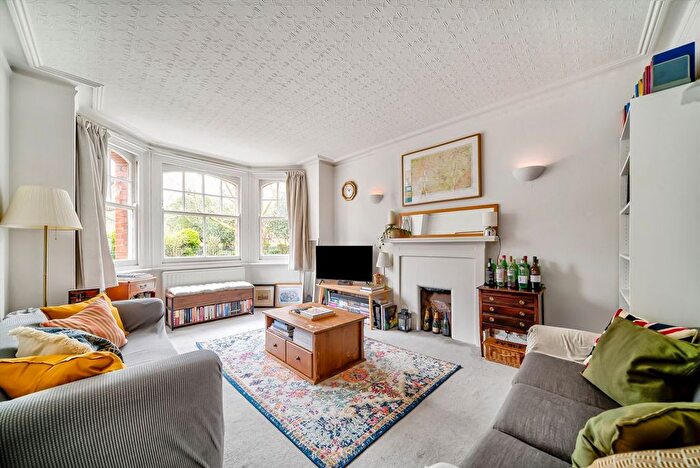 3 Bedroom Flat To Rent In Queen's Club Gardens, West Kensington, W14