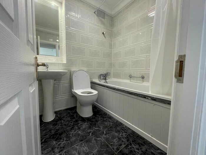 1 Bedroom Flat To Rent In St. Johns Wood Road, London, NW8