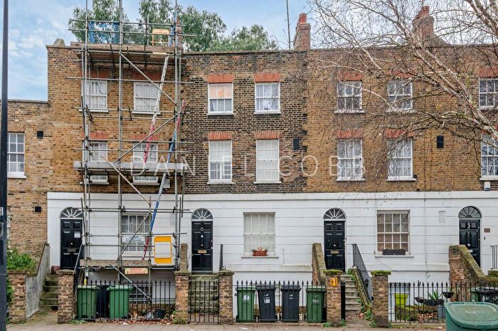 2 Bedroom Flat For Sale In Kennington Lane, London, SE11