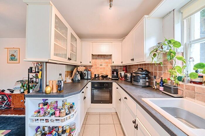 2 Bedroom Flat To Rent In Handforth Road, Oval, London, SW9