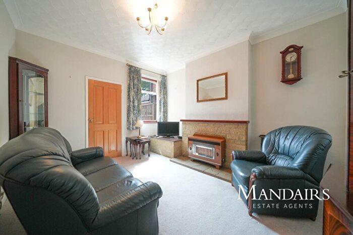 3 Bedroom Semi-Detached House For Sale In Queens Walk, Woodston, Peterborough, PE2