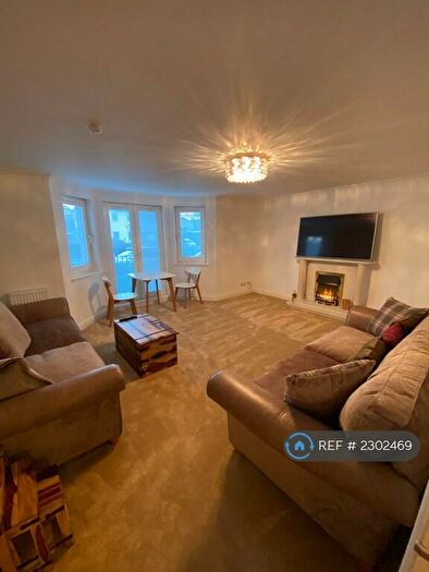 2 Bedroom Flat To Rent In St Stephens Court, Glasgow, G81