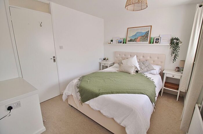 2 Bedroom End Of Terrace House For Sale In Gilbert Way, Waterlooville, PO7