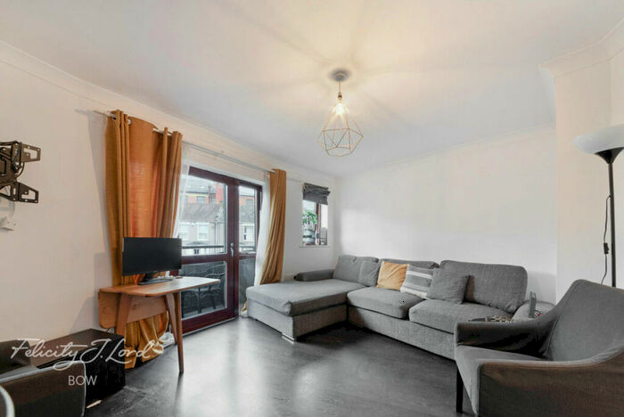 1 Bedroom Apartment For Sale In Morris Road, London, E14