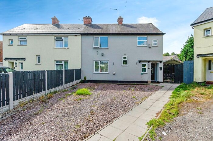 3 Bedroom Semi-Detached House For Sale In Temple Road, Willenhall, West Midlands, WV13
