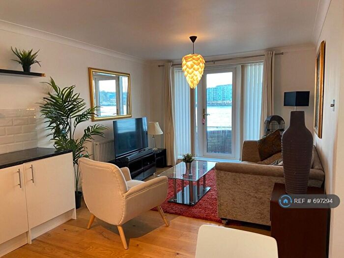 2 Bedroom Flat To Rent In Caledonian Wharf, Canary Wharf, E14