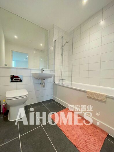2 Bedroom Flat For Sale In , No. Old Trafford Park, Wharf End, Trafford Park, M17