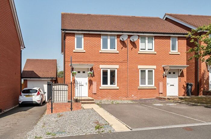 2 Bedroom Semi-Detached House For Sale In Henrys Run, Exeter, EX5