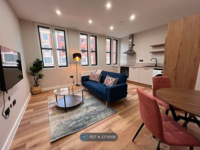 2 Bedroom Flat To Rent In The Headrow, Leeds, LS1