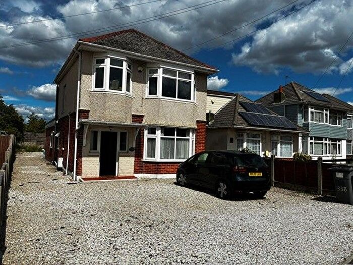 2 Bedroom Flat To Rent In Wallisdown Road, Bournemouth, BH11