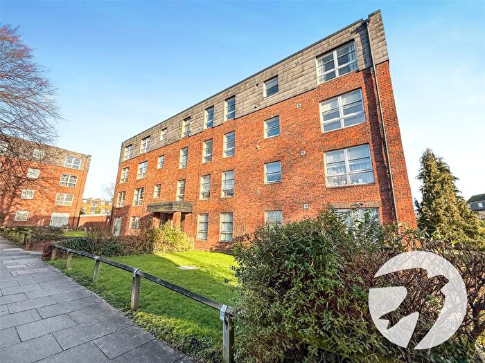2 Bedroom Flat For Sale In Marlowe Gardens, London, SE9