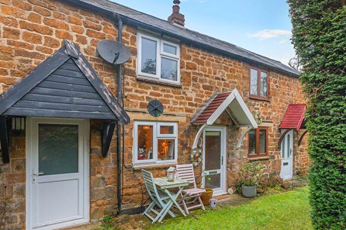 2 Bedroom Cottage For Sale In Lower Terrace, Avon Dassett, CV47