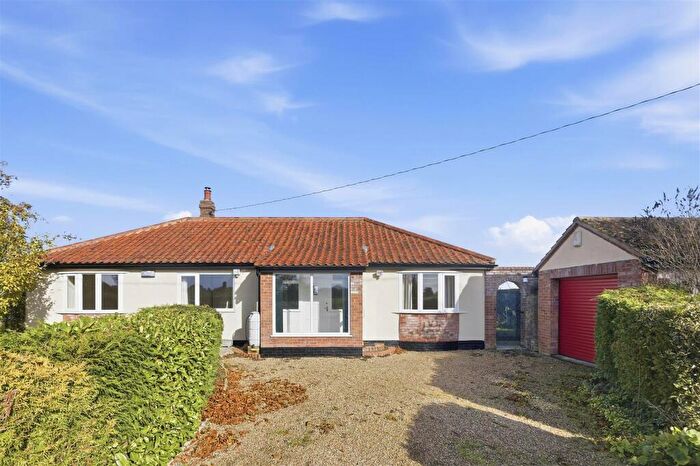 3 Bedroom Detached Bungalow For Sale In Common Road, Dickleburgh, IP21