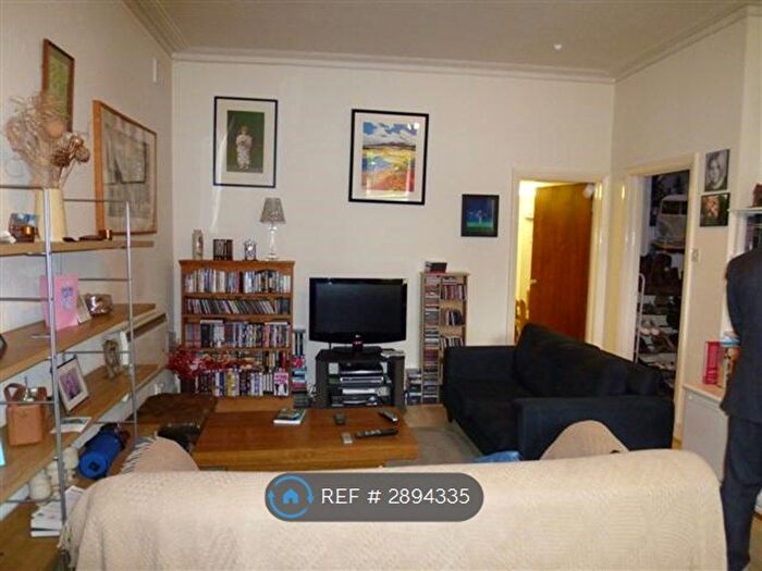 1 Bedroom Flat To Rent In Carlton Drive, London, SW15
