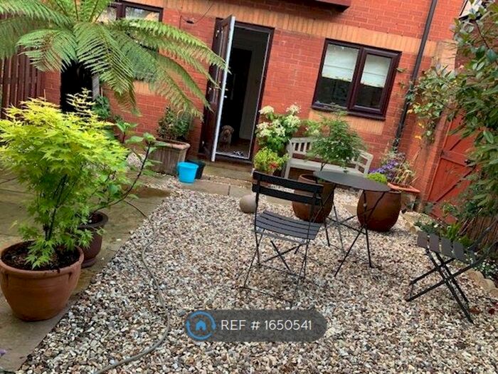 2 Bedroom Terraced House To Rent In Portland Court, Bristol, BS1