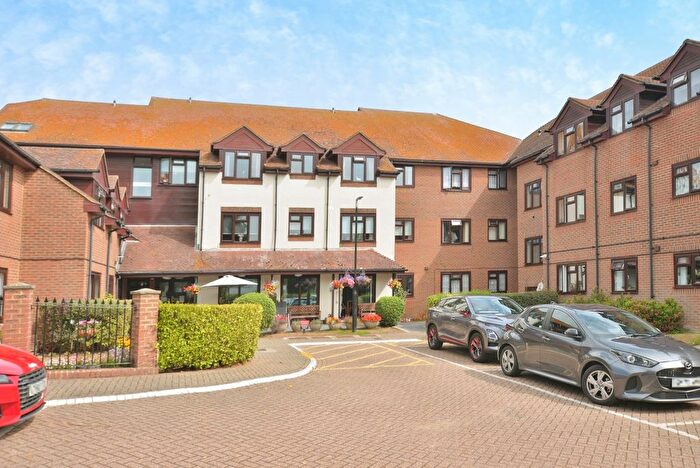1 Bedroom Flat For Sale In Springwood Court, New Romney, TN28