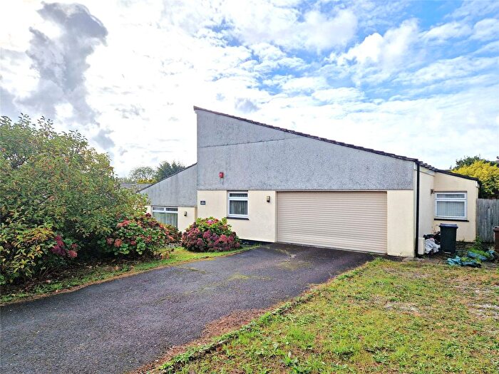 3 Bedroom Detached Bungalow For Sale In Meadowside Close, Hayle, Cornwall, TR27