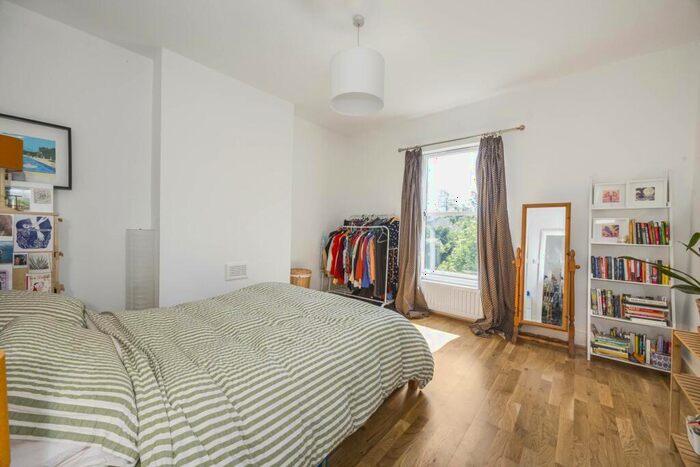 1 Bedroom Flat To Rent In Queen Elizabeth`s Walk, Stoke Newington, N16