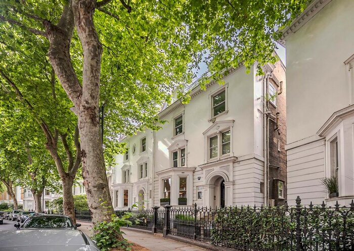 3 Bedroom Flat To Rent In Gledhow Gardens, London, SW5