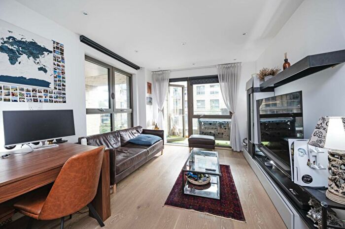 1 Bedroom Flat To Rent In Sirus House, Tower Hamlets, London, E1