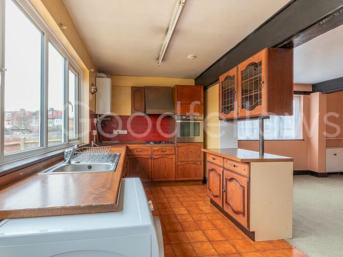 2 Bedroom End Of Terrace House To Rent In Garth Road, Morden, Surrey, SM4