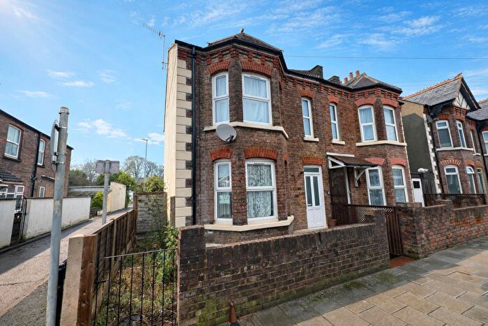 2 Bedroom Maisonette To Rent In Clarendon Road, Luton, LU2