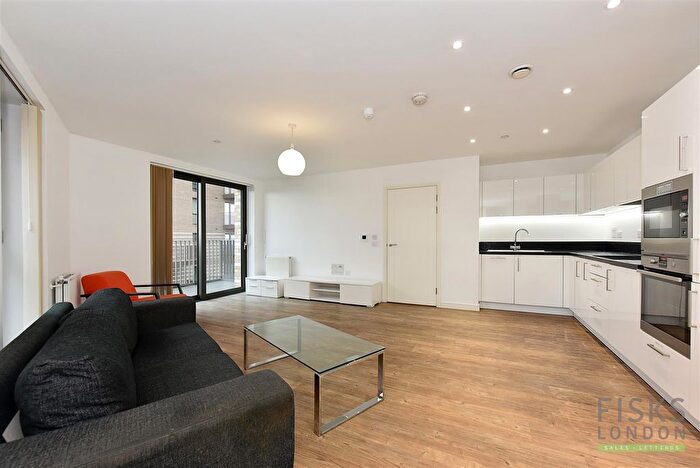2 Bedroom Flat For Sale In Kingfisher Heights, Pontoon Dock, E16